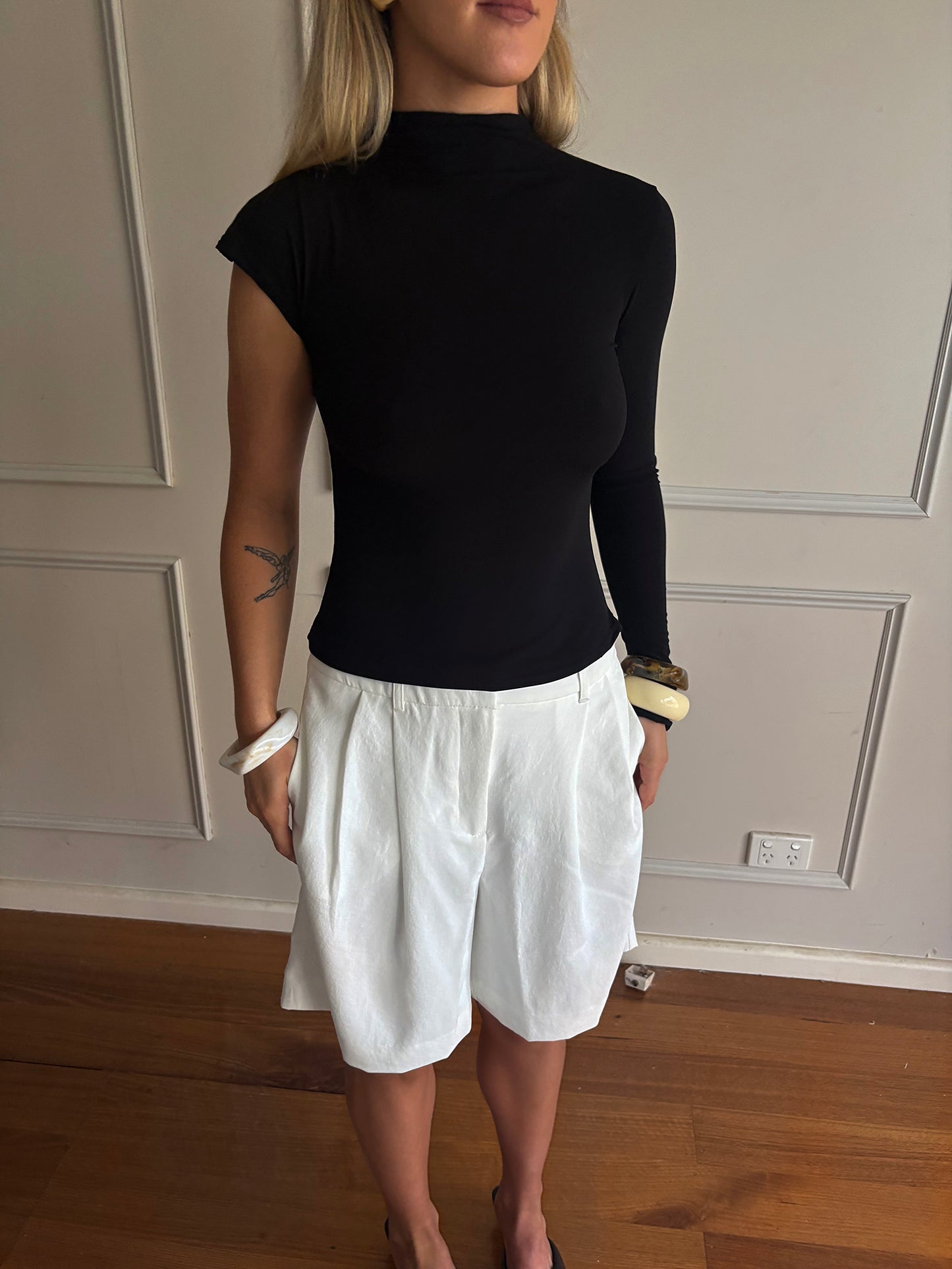 CORA TOP - BLACK